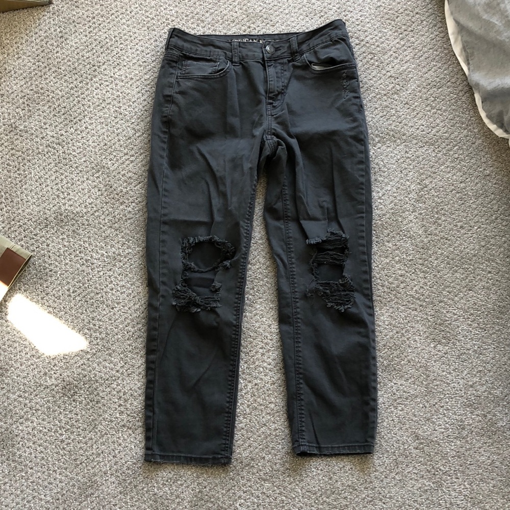 American eagle black tomgirl ripped jeans